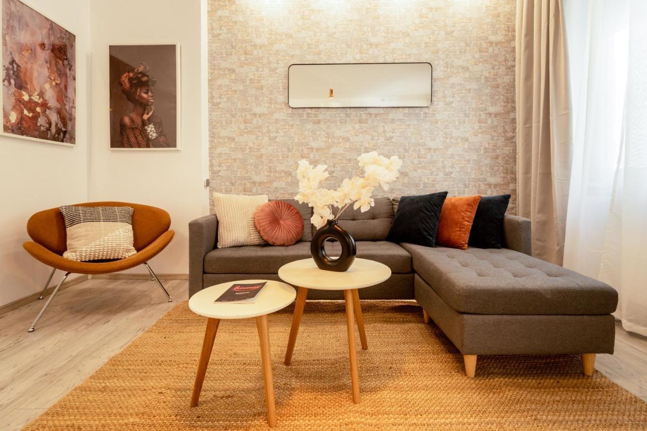 Ideal Stay: Spacious 2Br Apt Near Calea Victoriei Бухарест Экстерьер фото