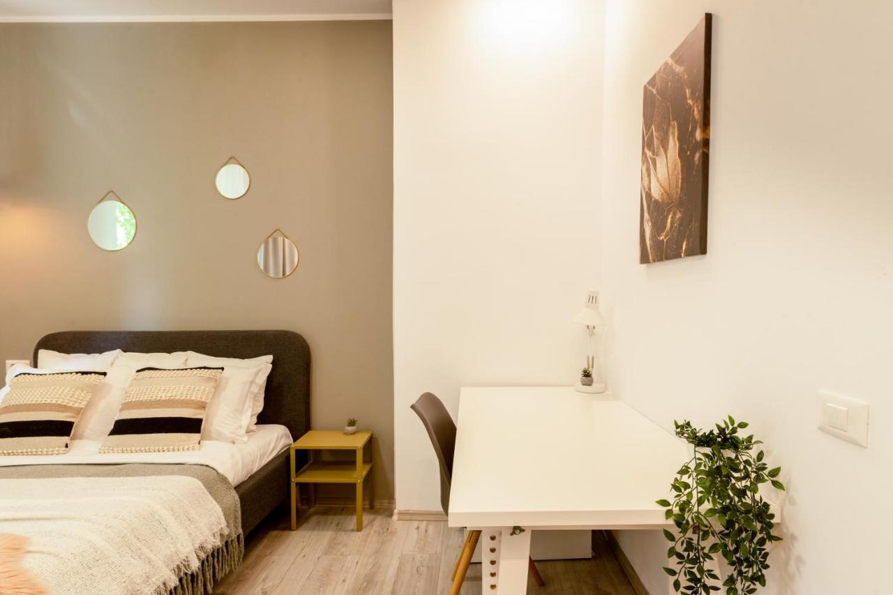 Ideal Stay: Spacious 2Br Apt Near Calea Victoriei Бухарест Экстерьер фото