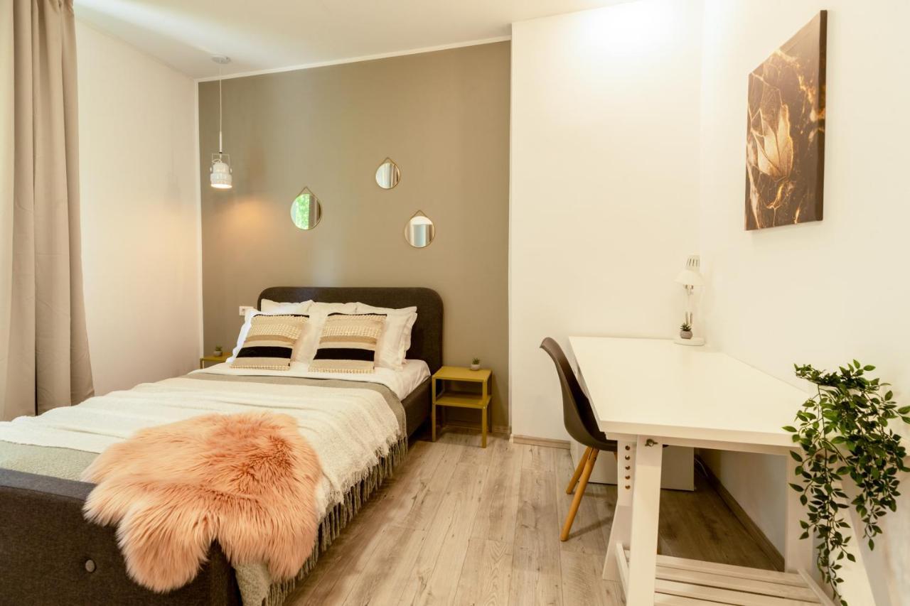 Ideal Stay: Spacious 2Br Apt Near Calea Victoriei Бухарест Экстерьер фото