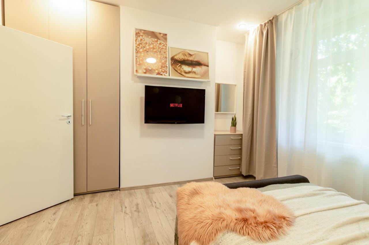 Ideal Stay: Spacious 2Br Apt Near Calea Victoriei Бухарест Экстерьер фото