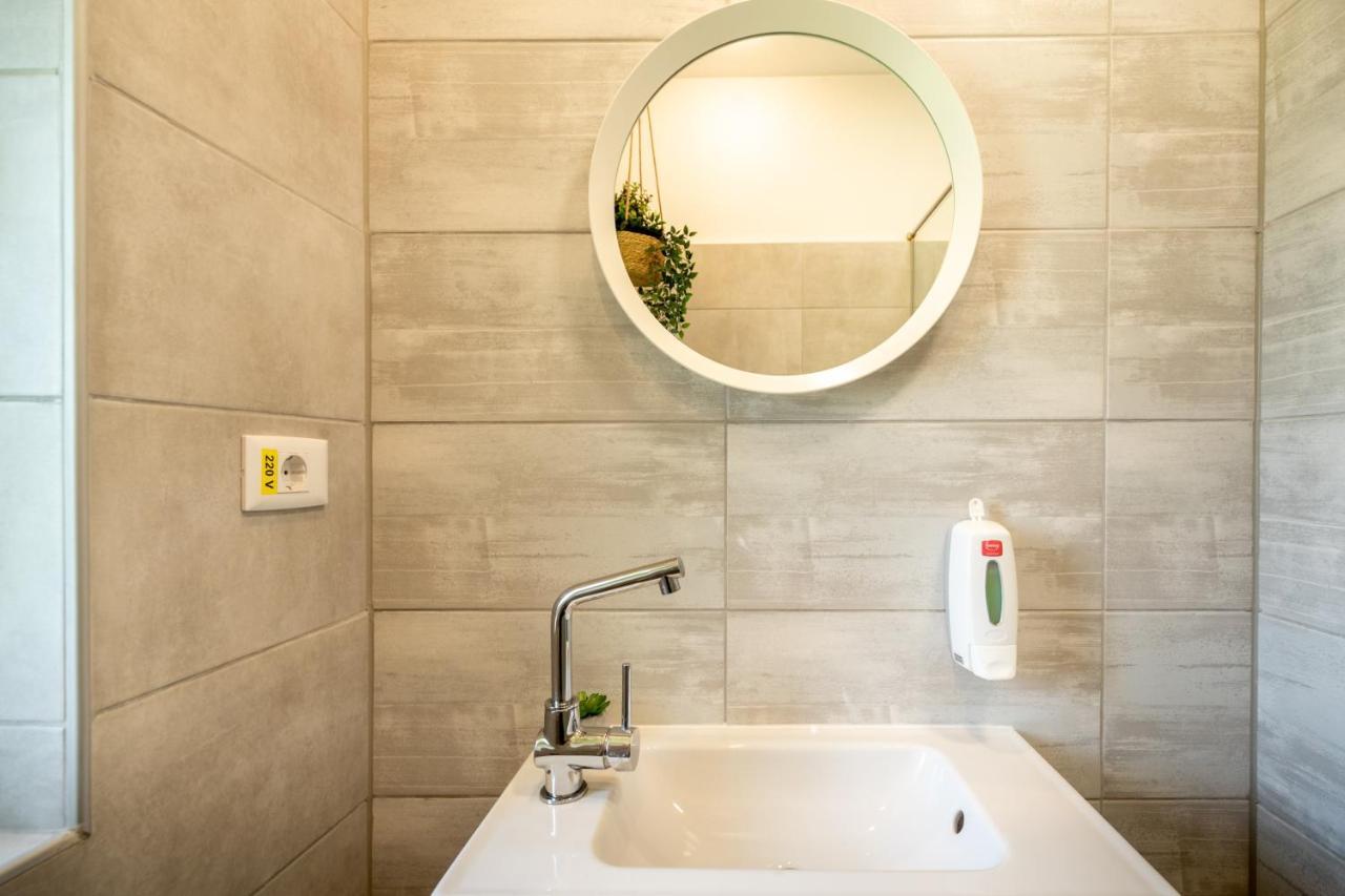 Ideal Stay: Spacious 2Br Apt Near Calea Victoriei Бухарест Экстерьер фото