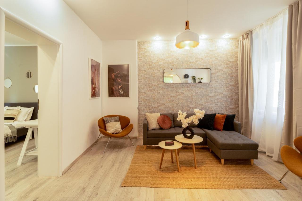 Ideal Stay: Spacious 2Br Apt Near Calea Victoriei Бухарест Экстерьер фото