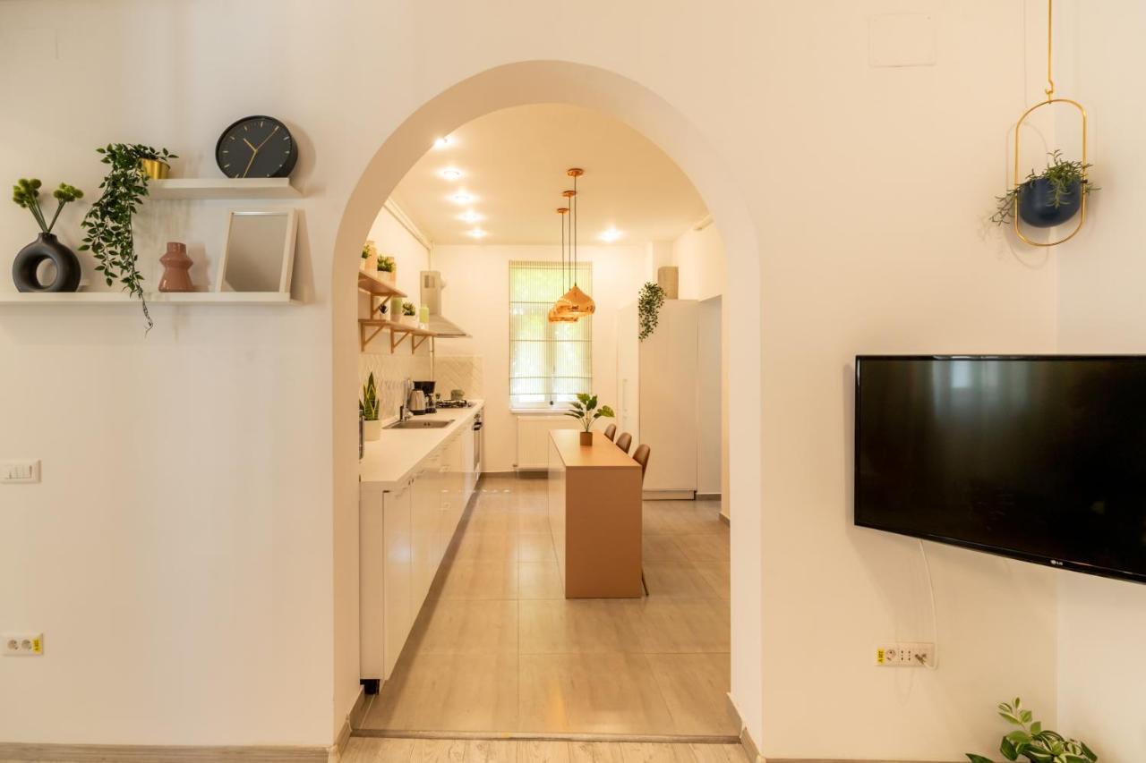 Ideal Stay: Spacious 2Br Apt Near Calea Victoriei Бухарест Экстерьер фото