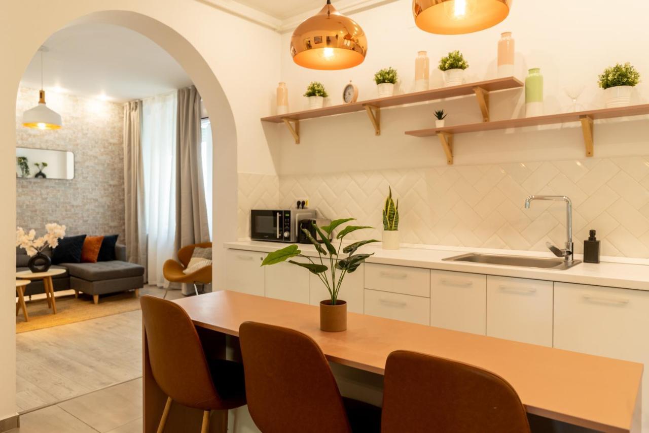 Ideal Stay: Spacious 2Br Apt Near Calea Victoriei Бухарест Экстерьер фото