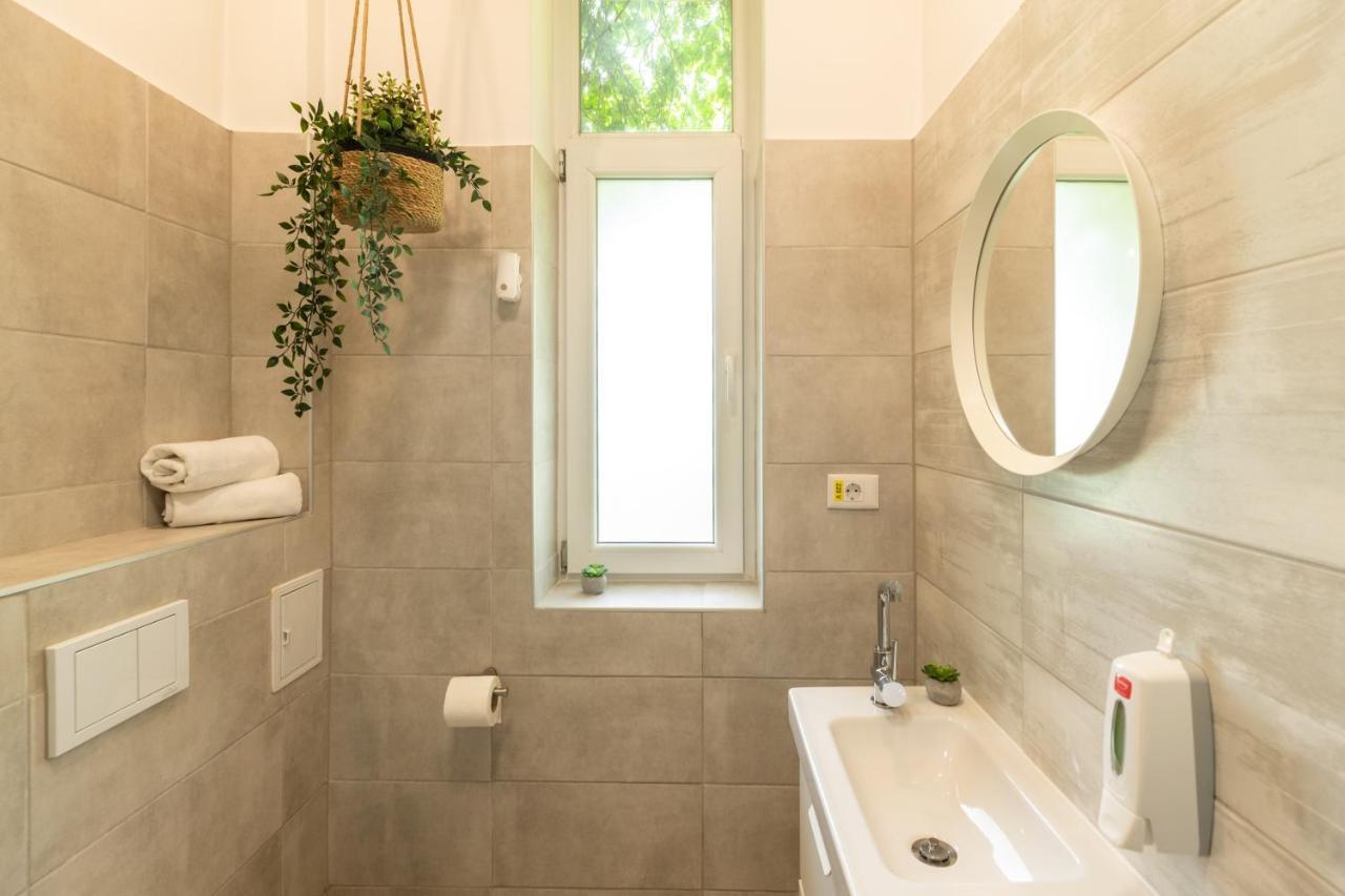 Ideal Stay: Spacious 2Br Apt Near Calea Victoriei Бухарест Экстерьер фото